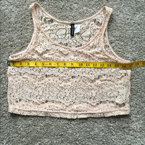 Lace Pattern Crop Top - Picture 5 of 8